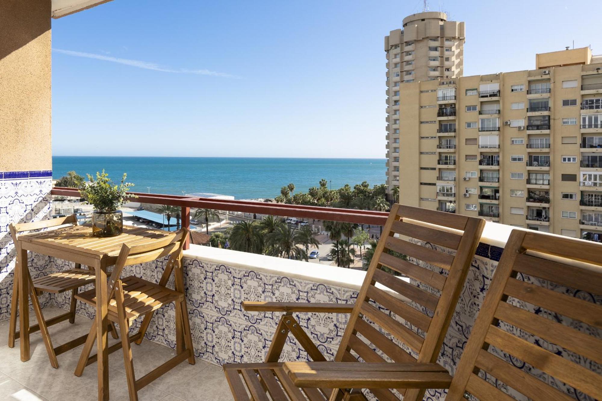 Beachfront Apartment With Terrace And Seaviews 푸엔히롤라 외부 사진