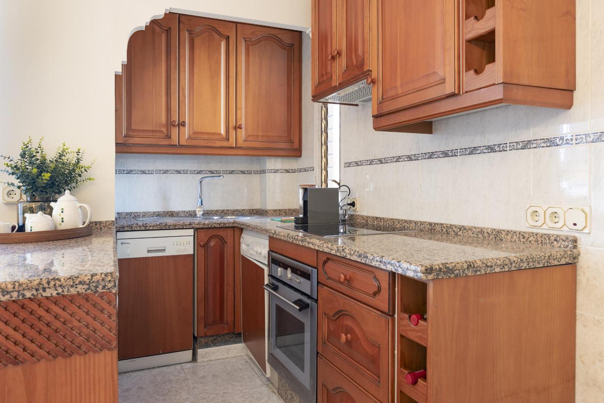 Beachfront Apartment With Terrace And Seaviews 푸엔히롤라 외부 사진