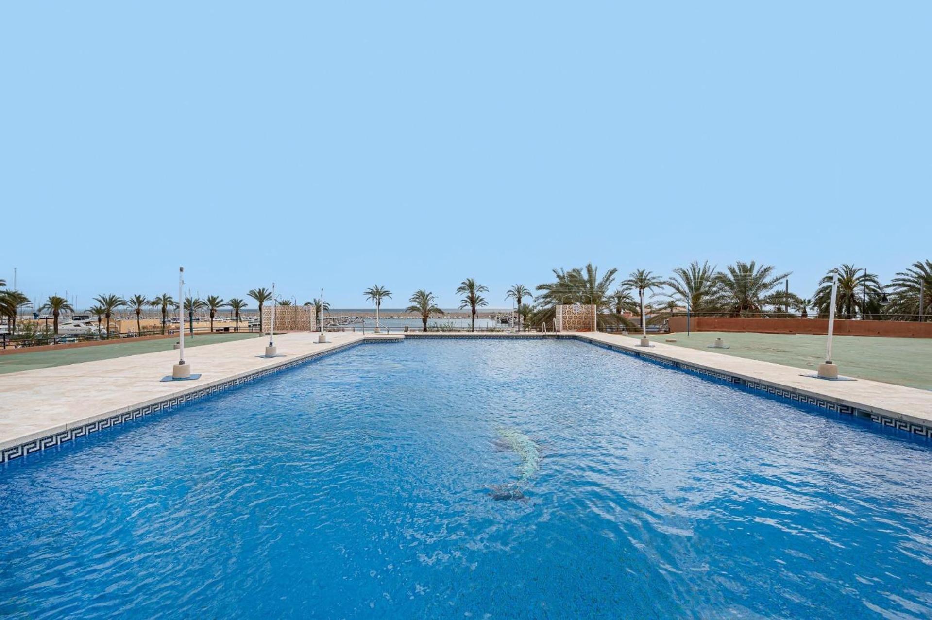 Beachfront Apartment With Terrace And Seaviews 푸엔히롤라 외부 사진